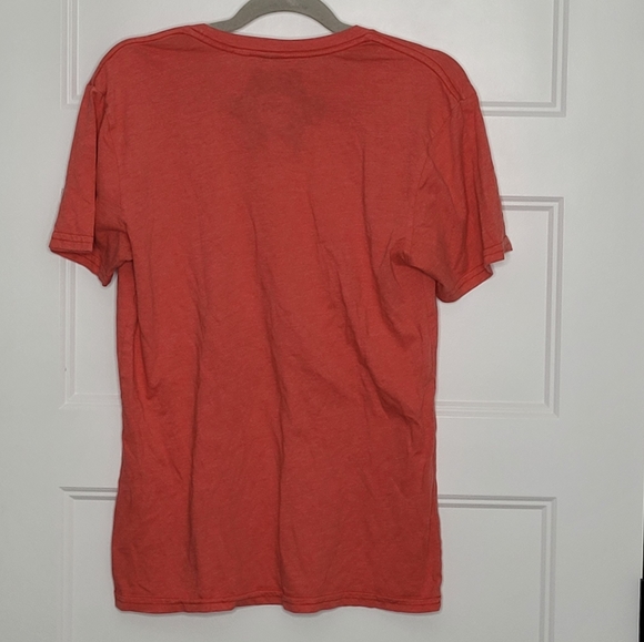 Urban Outfitters Mens Medium Penguin Spicy Chili Sauce Tshirt - Picture 3 of 3